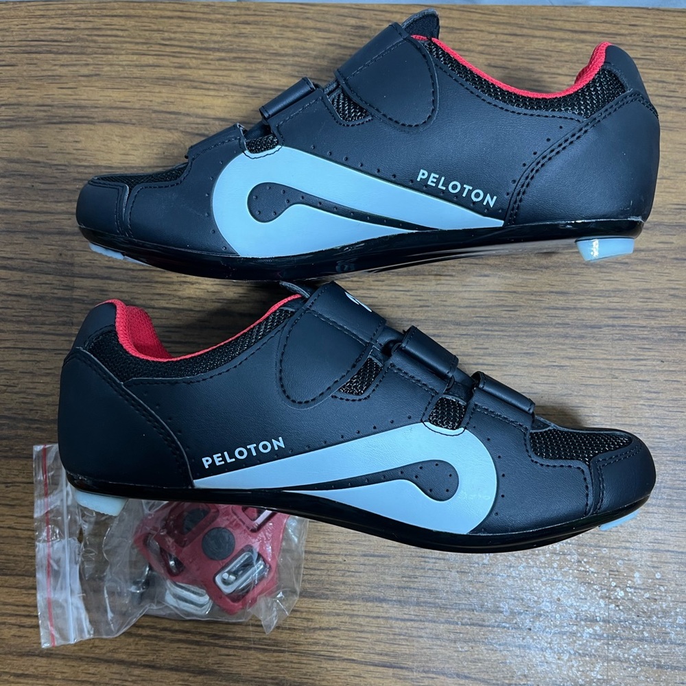 Peloton Cycling Shoes Size 40 EU 460PL-SH-B Black/Red Bike Mens 7 / Womens 9